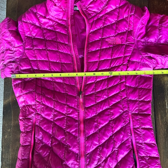 TNF Thermoball Women’s Pink XS - Picture 14 of 15